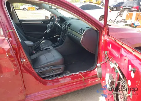 2015 Volkswagen Passat 1.8T Limited Edition from USA, damaged, VIN 1VWAT7A35FC119101